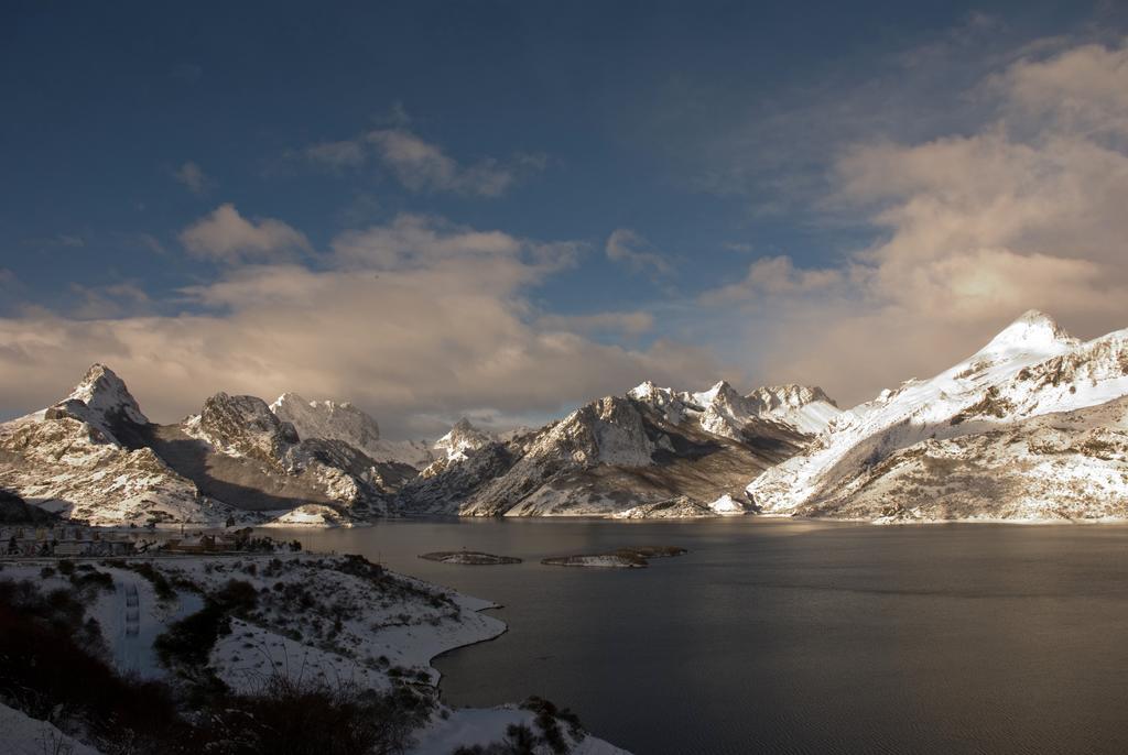 Hotel Presa Riaño Dış mekan fotoğraf